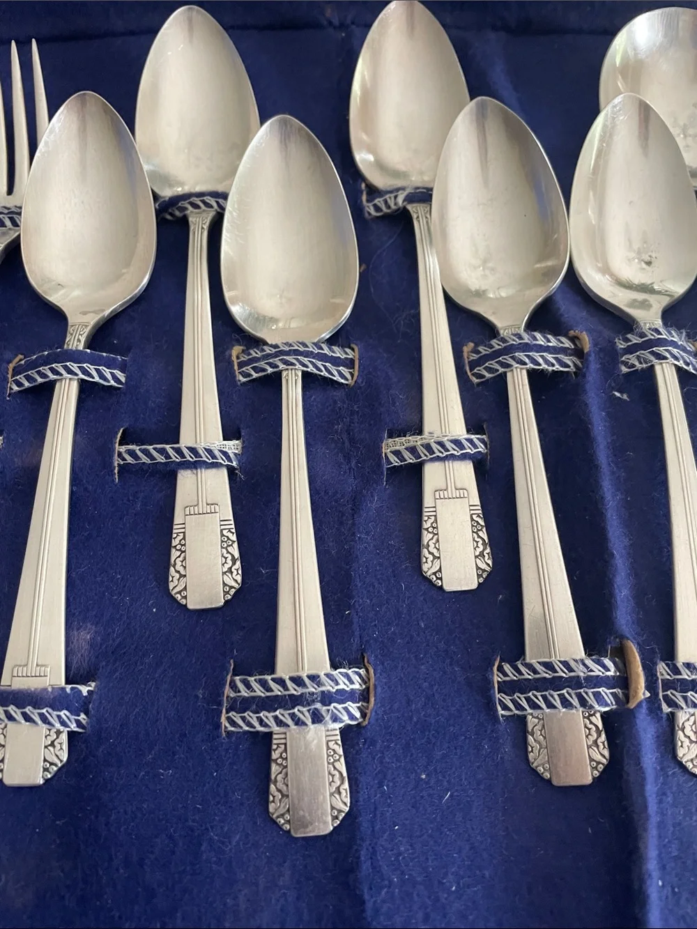 Vintage WM A Rogers AA Heavy AA Oneida LTD Silver 26 pc Flatware Set
